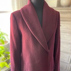 Elegant Burgundy Wool-Blend Coat with Black Faux Fur Lining